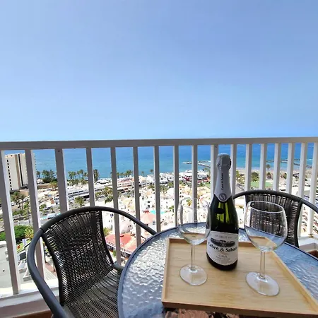 Daire Surf & Sky - Americas *